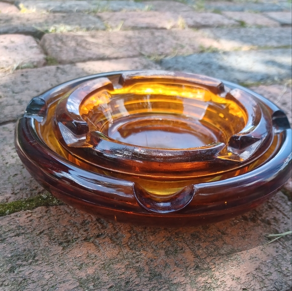 Vintage 60s heavy amber glass set 2 ashtrays classic bowling smoking accessories - Picture 5 of 8